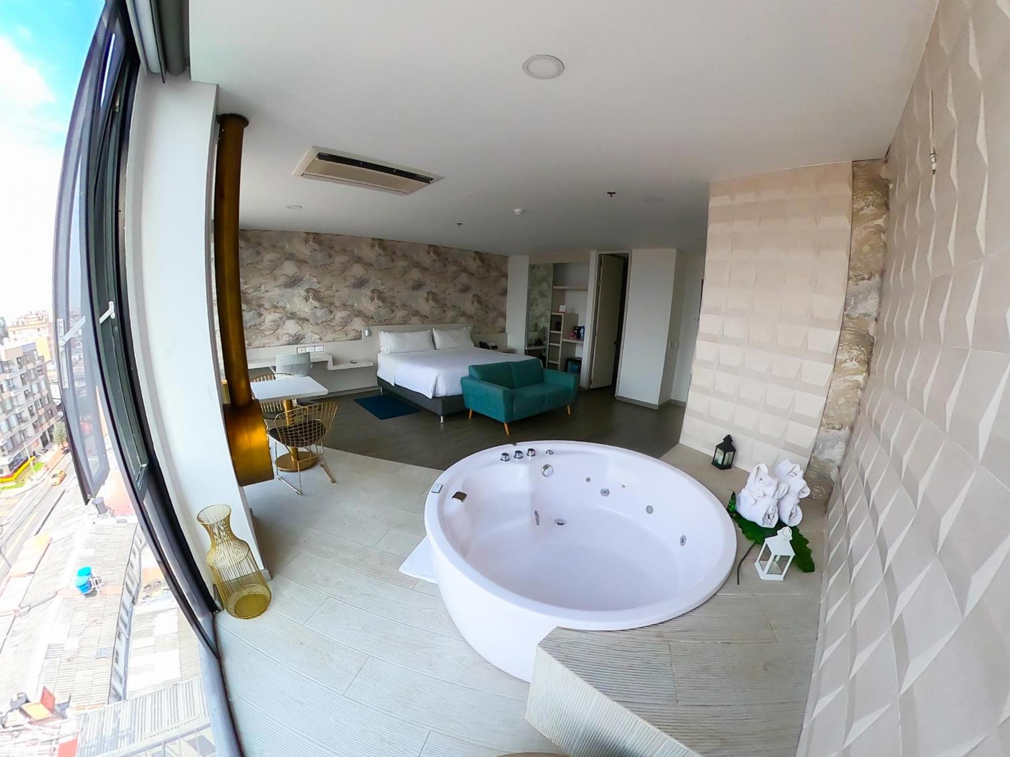 Standard Suite,1578403559:JPEG