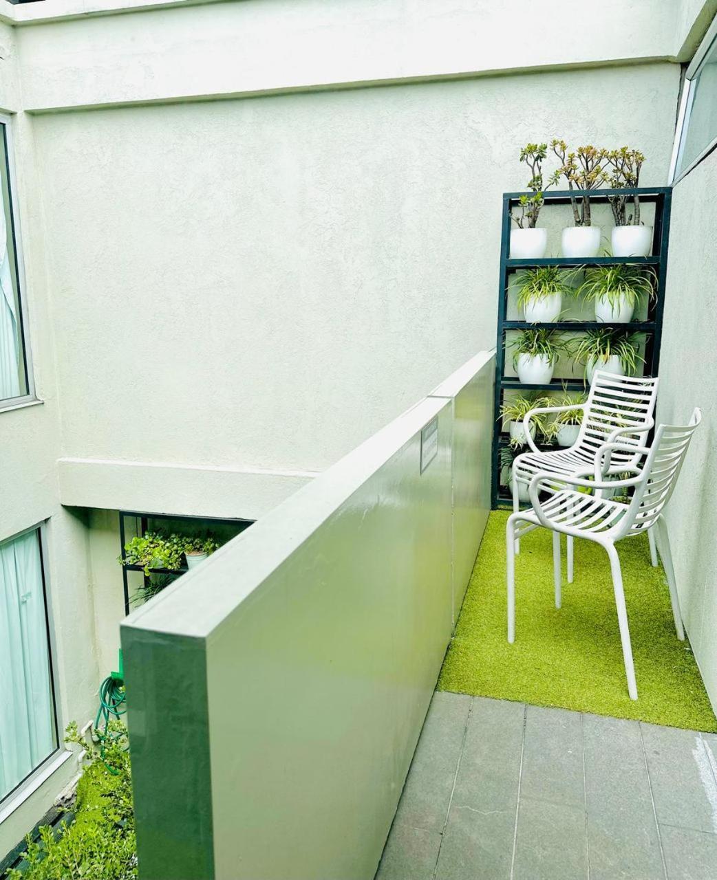 Apartment with Balcony,1603740131:JPEG